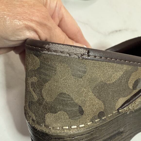 Dansko Professional Clog Size EU 38 US 8 Camo Leather Work Shoe Slip-On Platform - Picture 12 of 12